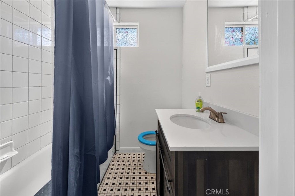 7959 Bothwell Road Property Photo 17