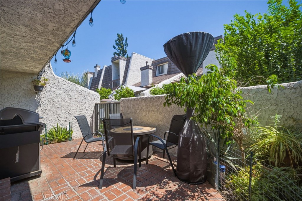 18360 Collins Street L Property Photo 4