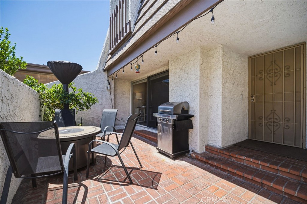 18360 Collins Street L Property Photo 7