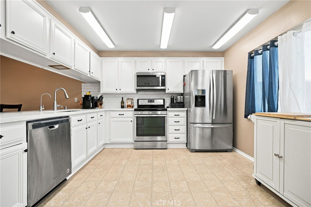 18360 Collins Street L Property Photo 16