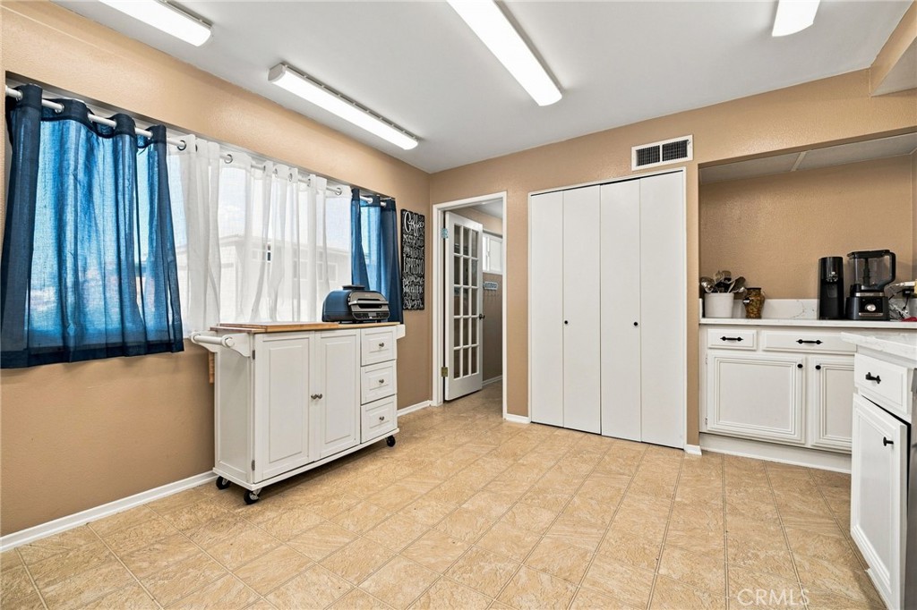 18360 Collins Street L Property Photo 17