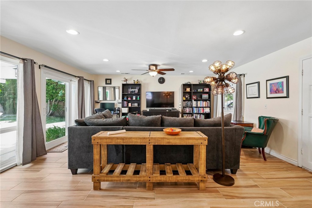 22923 Elkwood Property Photo 4