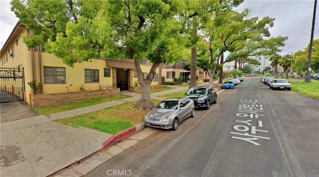 337 S Occidental Boulevard 12 Property Photo 4