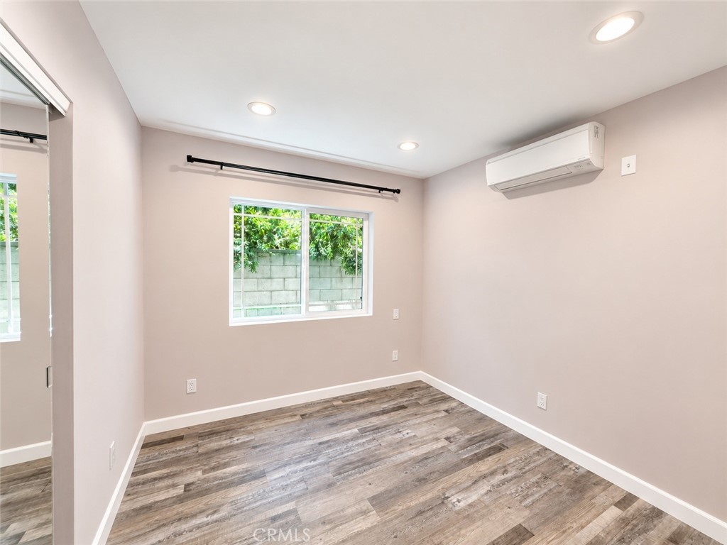 7645 Amestoy Property Photo 5
