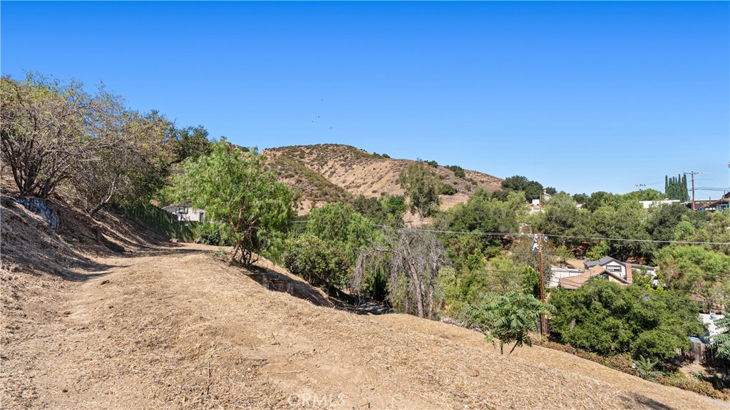 1194 Black Canyon Property Photo 4