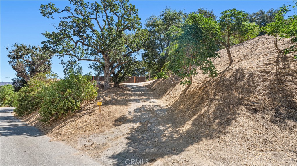 1194 Black Canyon Property Photo 6