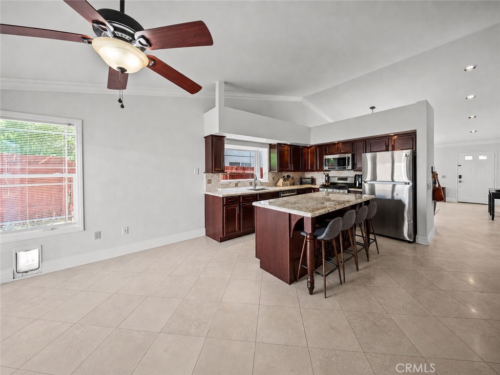 37721 Harvey Street Property Photo 3