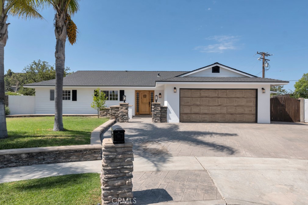 805 Moffatt Circle Property Photo 1
