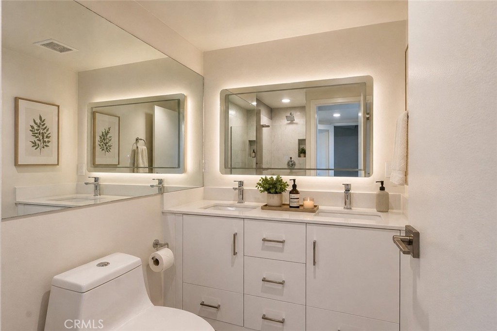 5226 Medina Road Property Photo 25