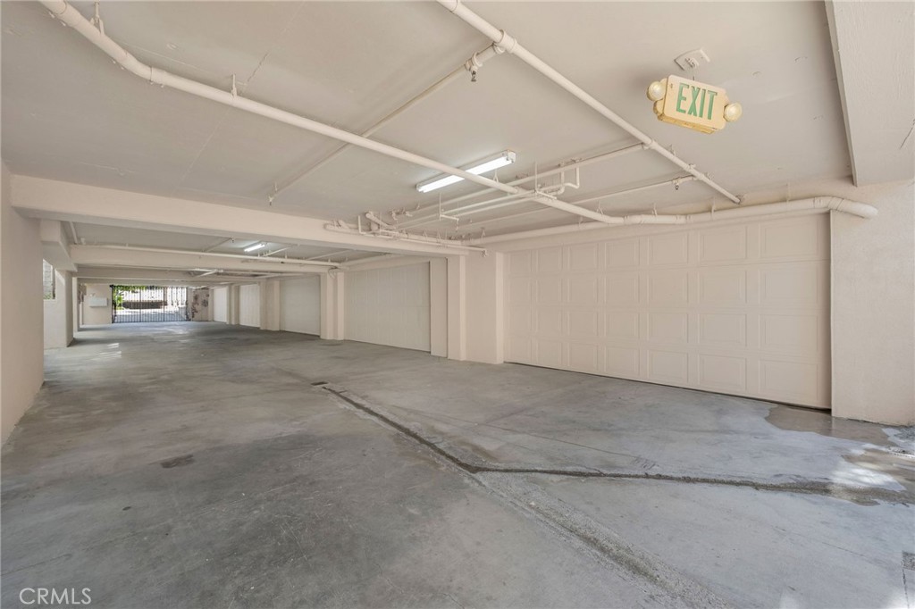 4325 Stern Avenue Property Photo 6