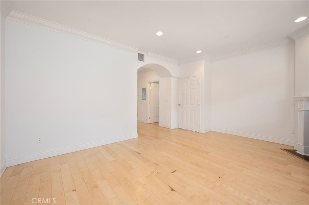 4325 Stern Avenue Property Photo 7