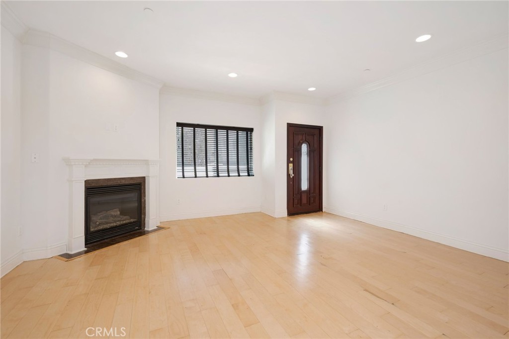 4325 Stern Avenue Property Photo 8