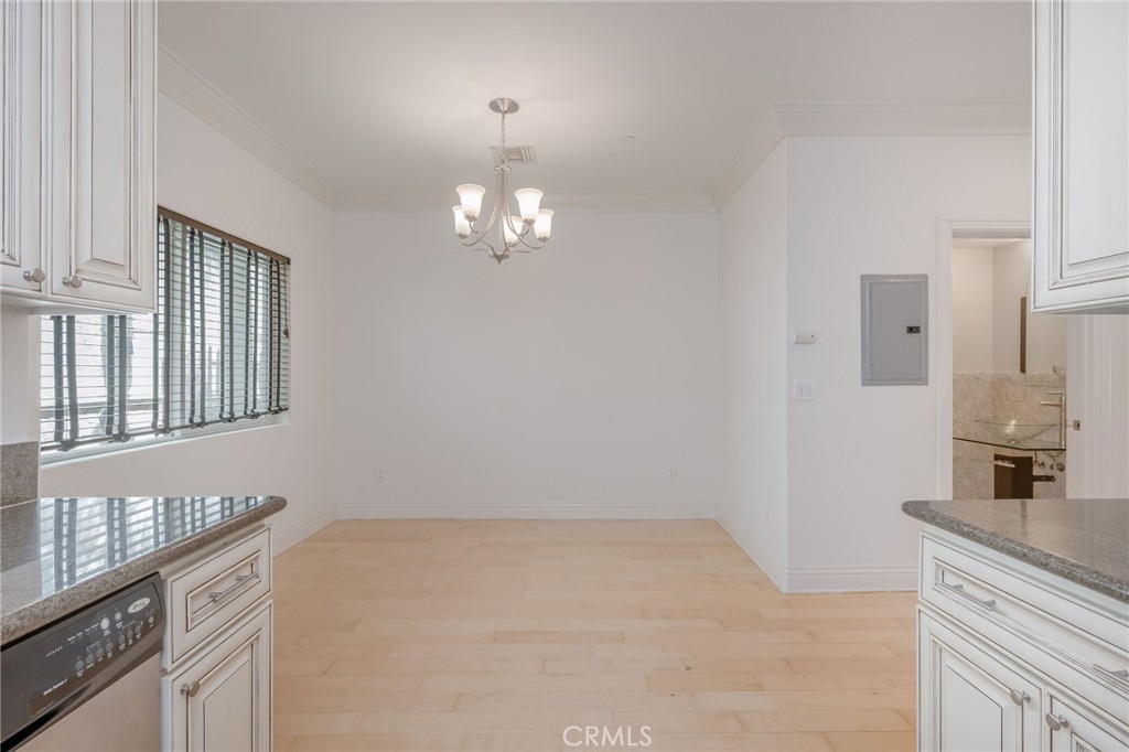 4325 Stern Avenue Property Photo 13