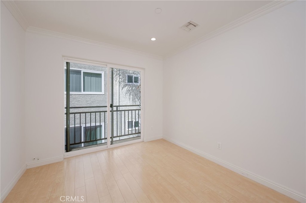 4325 Stern Avenue Property Photo 17