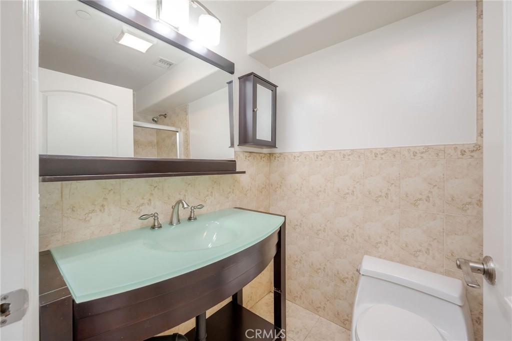4325 Stern Avenue Property Photo 19