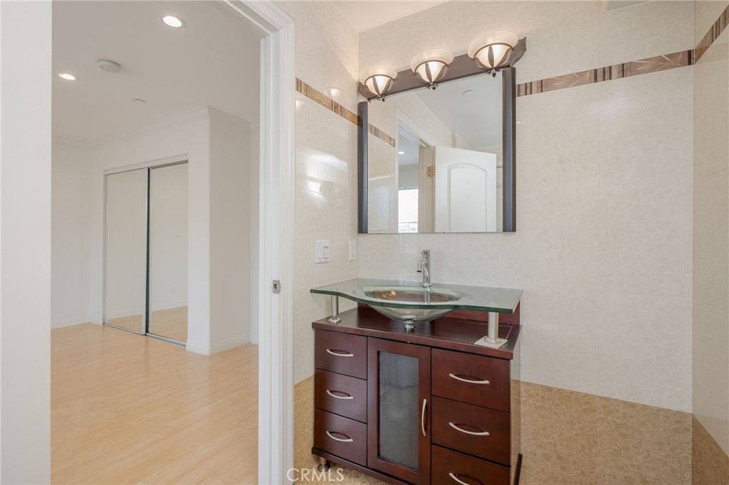 4325 Stern Avenue Property Photo 22