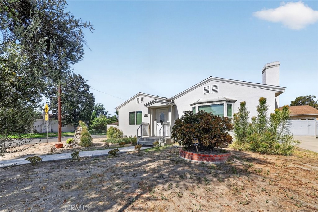 6101 Denny Avenue Property Photo 1