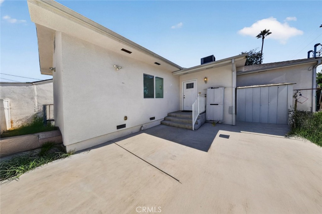 6101 Denny Avenue Property Photo 31