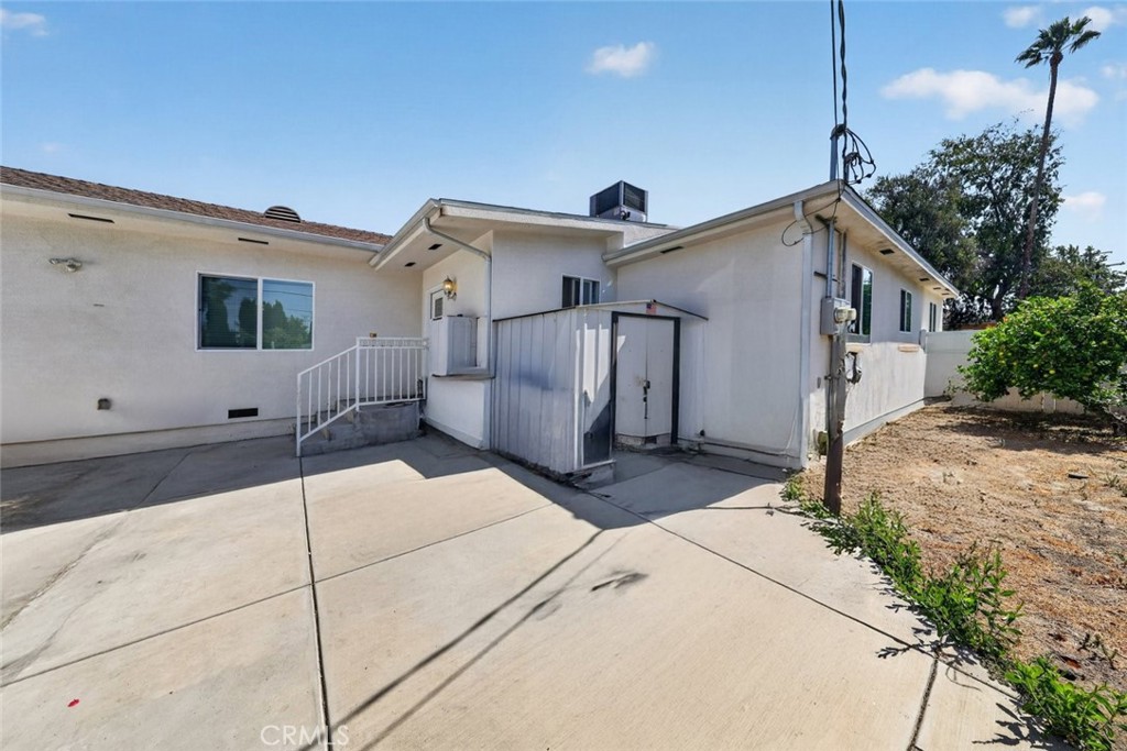 6101 Denny Avenue Property Photo 32