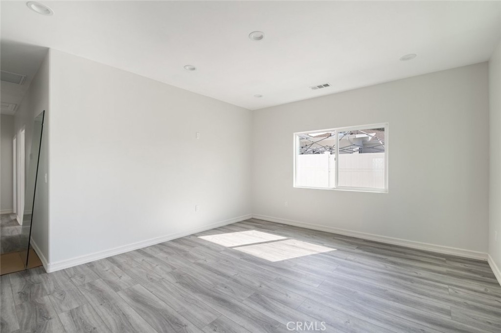 6101 Denny Avenue Property Photo 34