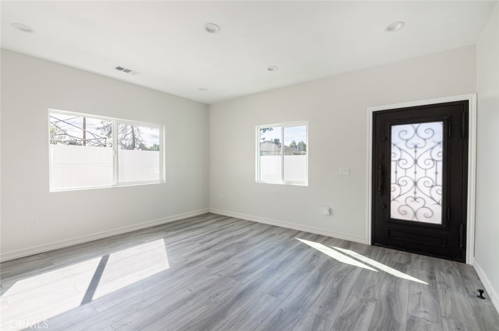 6101 Denny Avenue Property Photo 35