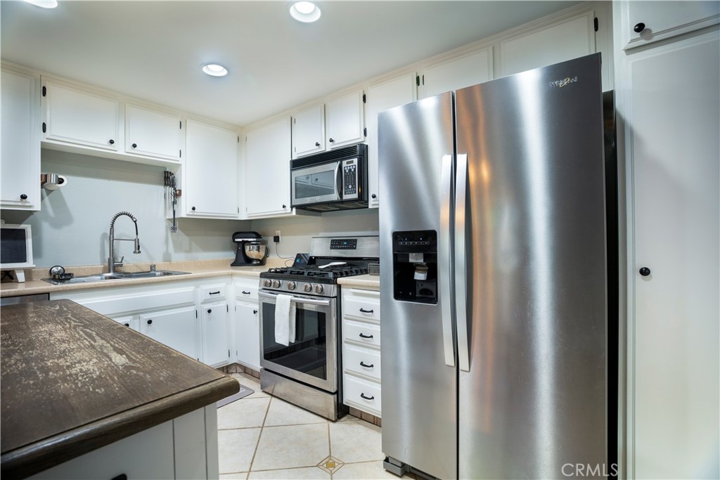 28291 Bockdale Ave. Property Photo 8