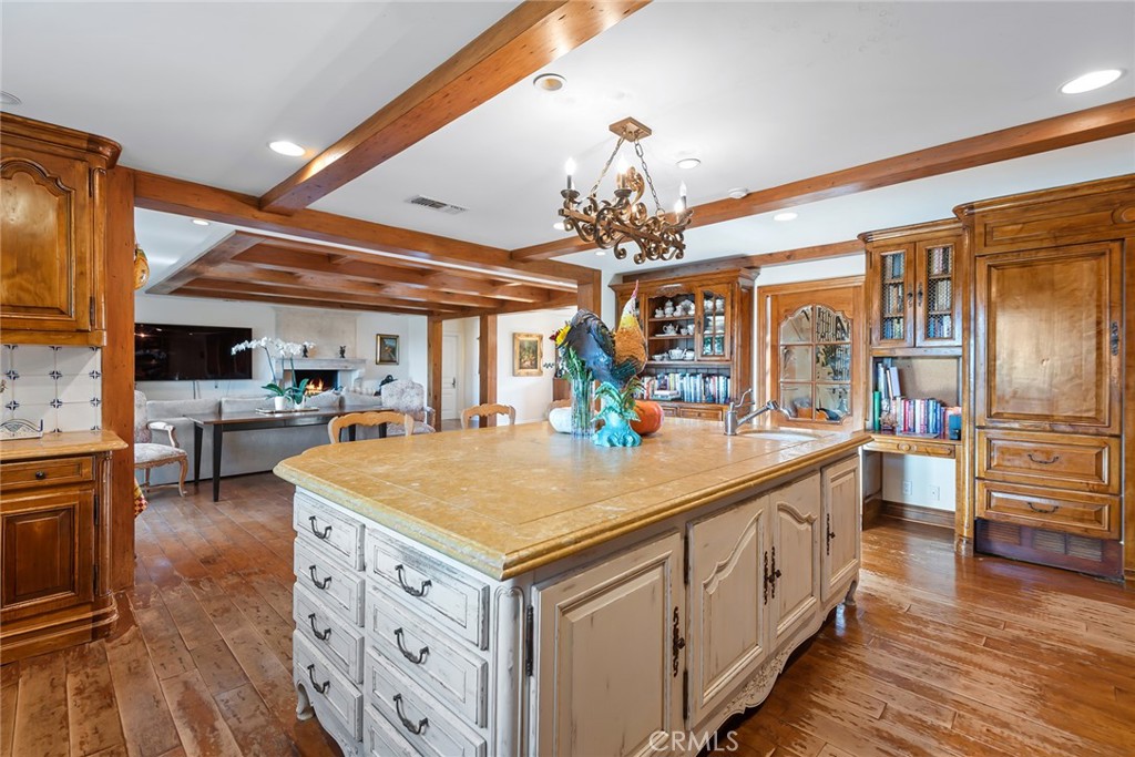 5747 Hoback Glen Road Property Photo 7