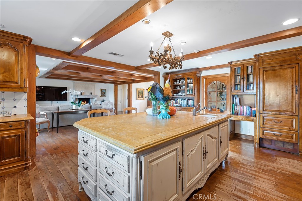 5747 Hoback Glen Road Property Photo 7