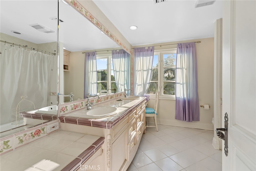 5747 Hoback Glen Road Property Photo 20
