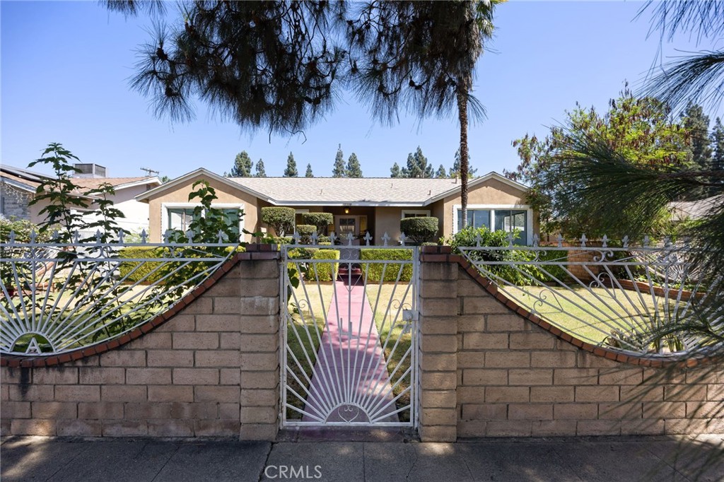 15739 Chatsworth Property Photo 3