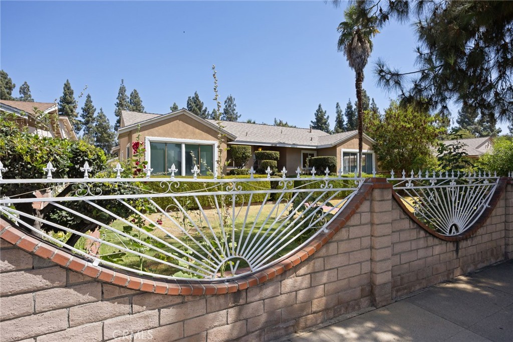15739 Chatsworth Property Photo 4