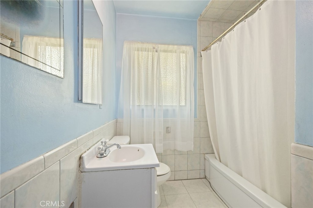 15739 Chatsworth Property Photo 22