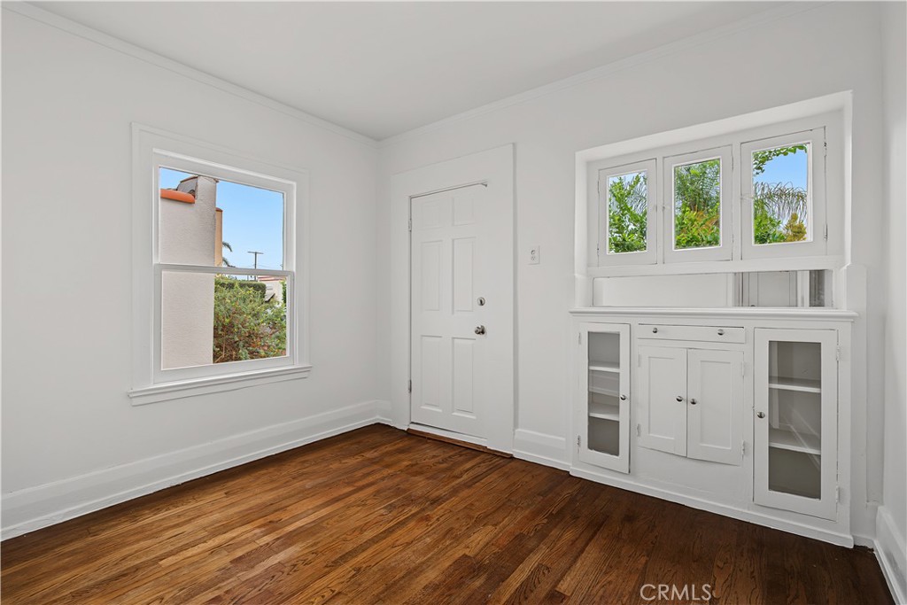 1061 N Minerva Property Photo 5