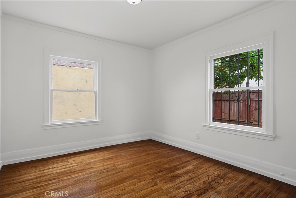 1061 N Minerva Property Photo 7