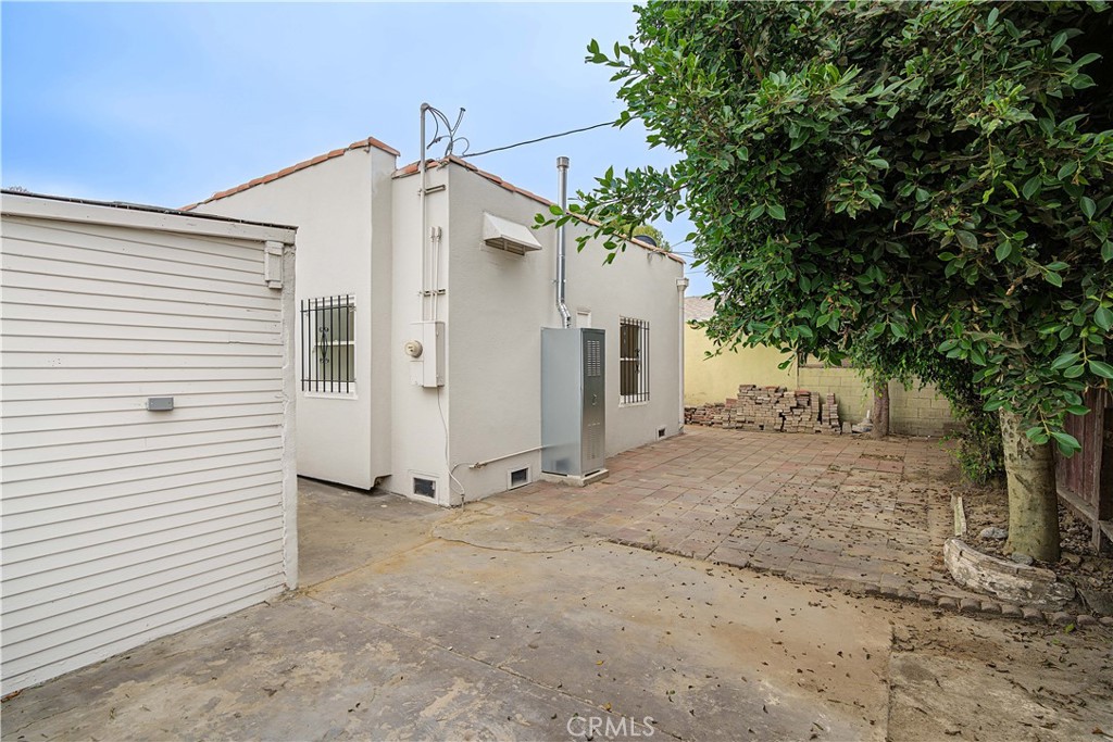 1061 N Minerva Property Photo 13
