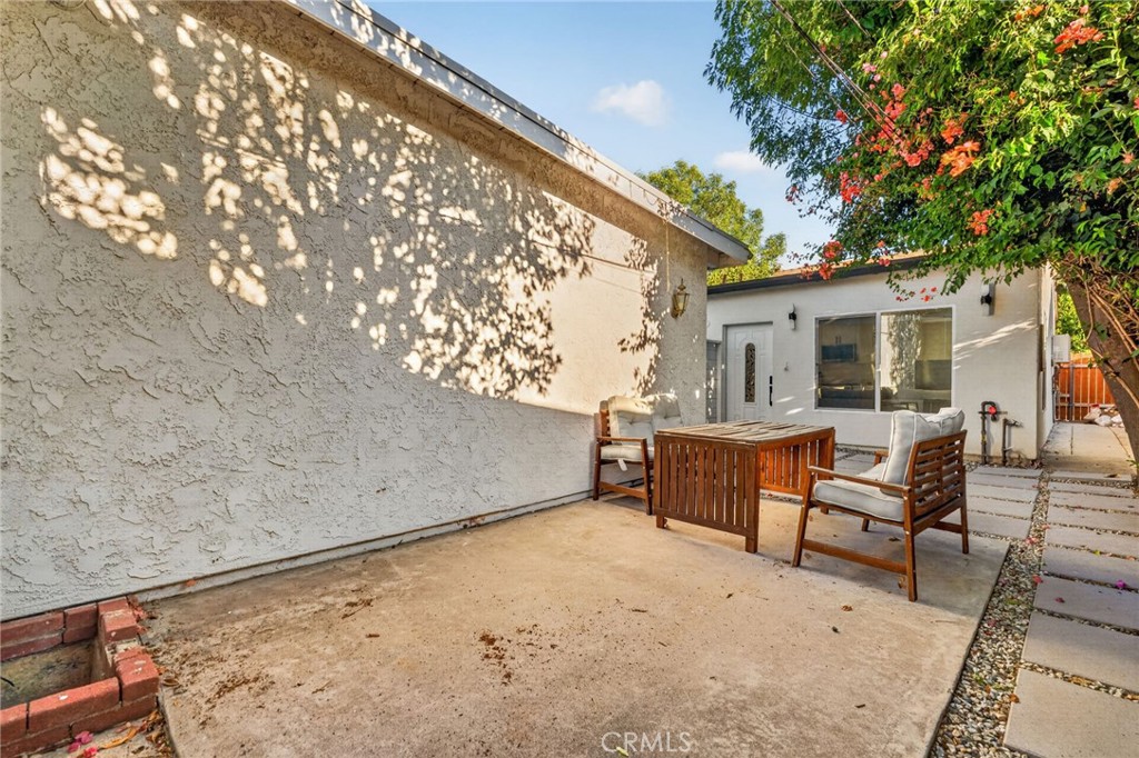 18952 Victory Boulevard Property Photo 32