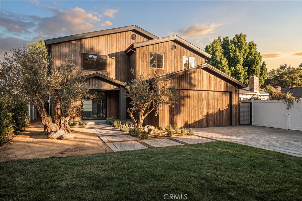 5114 Cedros Avenue Property Photo