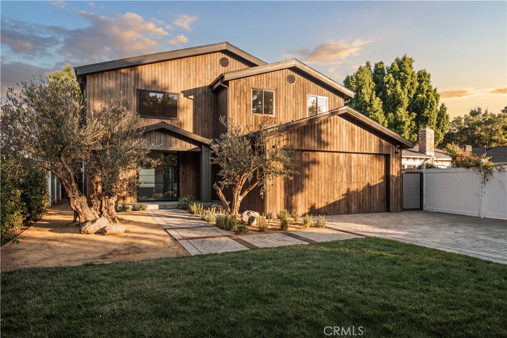5114 Cedros Avenue Property Photo