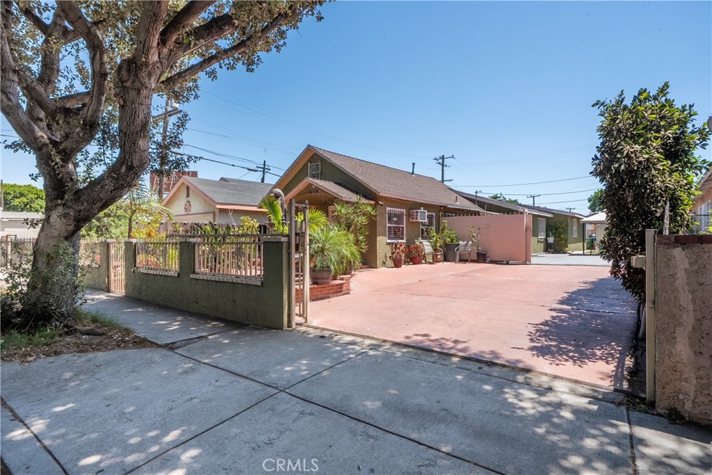15116 S Lime Avenue Property Photo 2