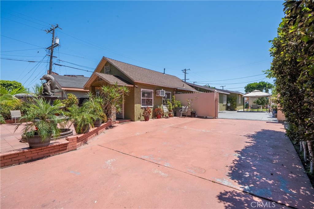 15116 S Lime Avenue Property Photo 3