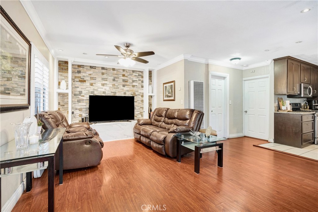 15116 S Lime Avenue Property Photo 13