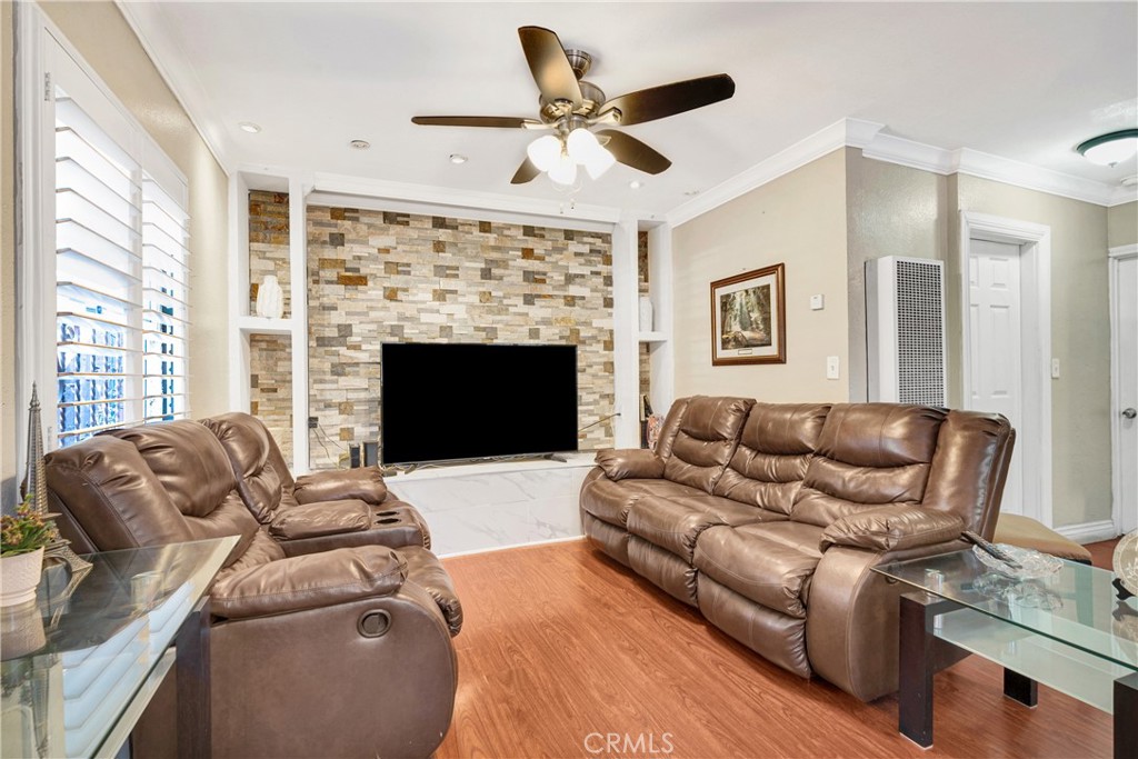 15116 S Lime Avenue Property Photo 14
