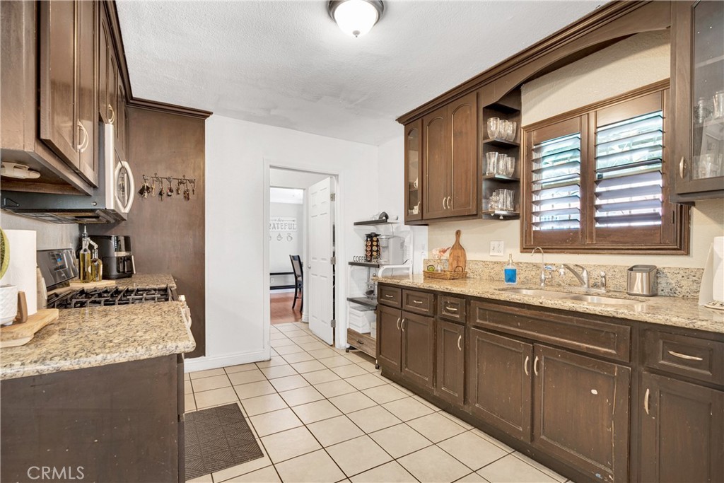 15116 S Lime Avenue Property Photo 17