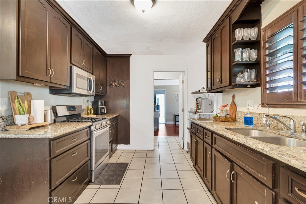 15116 S Lime Avenue Property Photo 18