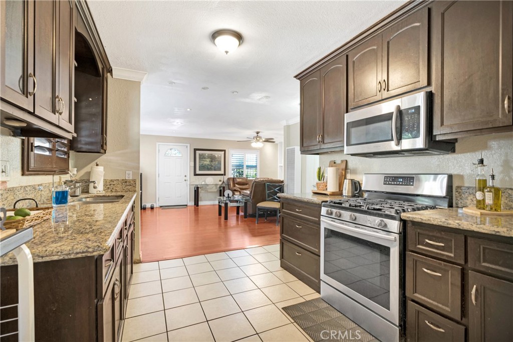 15116 S Lime Avenue Property Photo 19