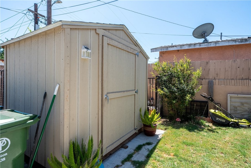 15116 S Lime Avenue Property Photo 53