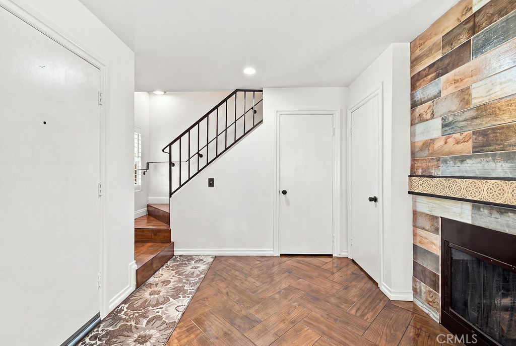 25114 Steinbeck Avenue B Property Photo 9