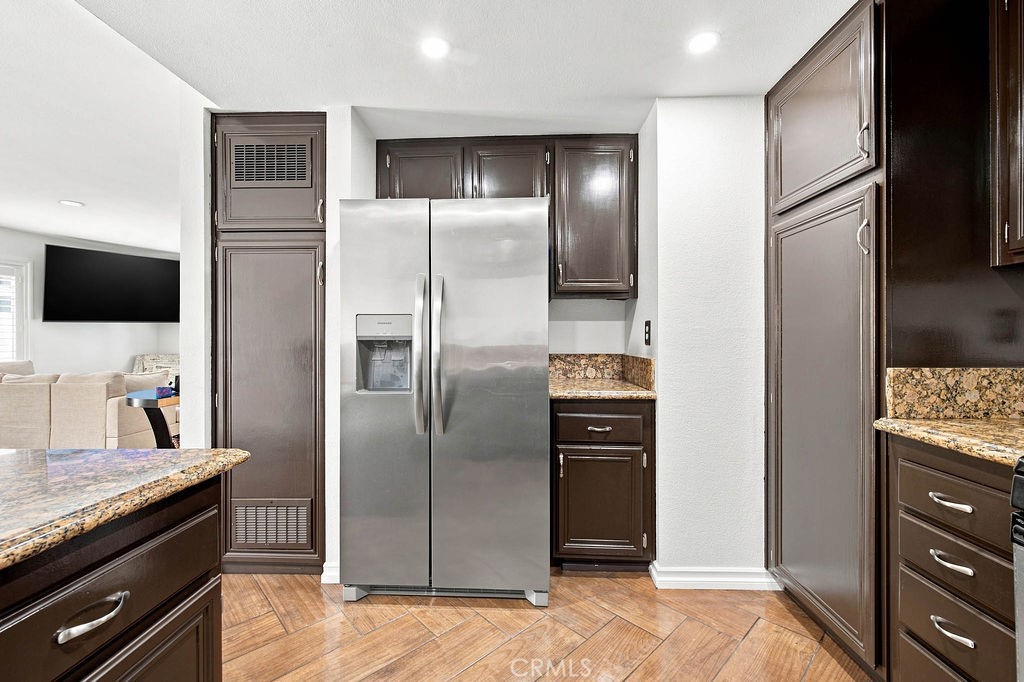 25114 Steinbeck Avenue B Property Photo 16