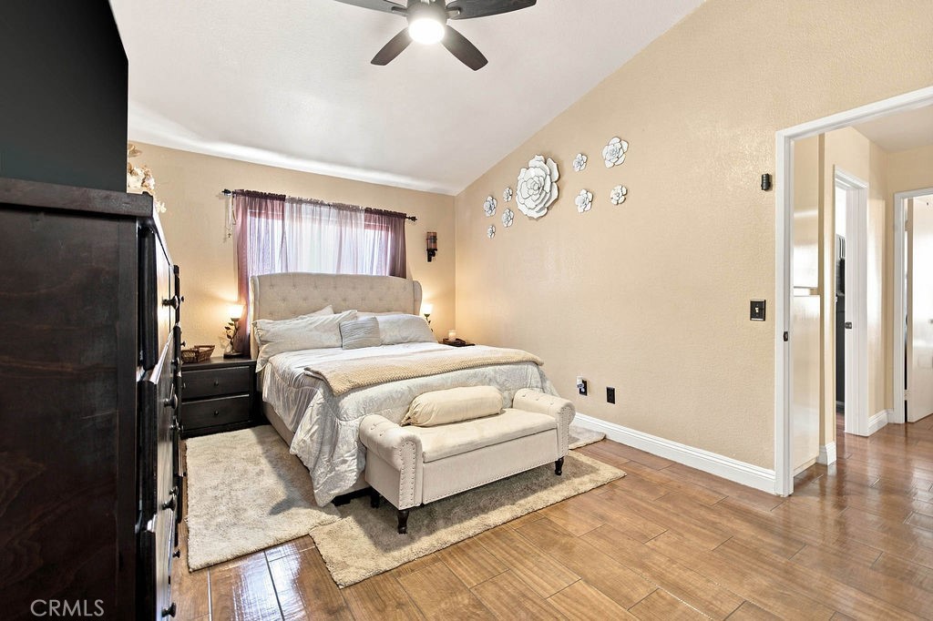 25114 Steinbeck Avenue B Property Photo 19