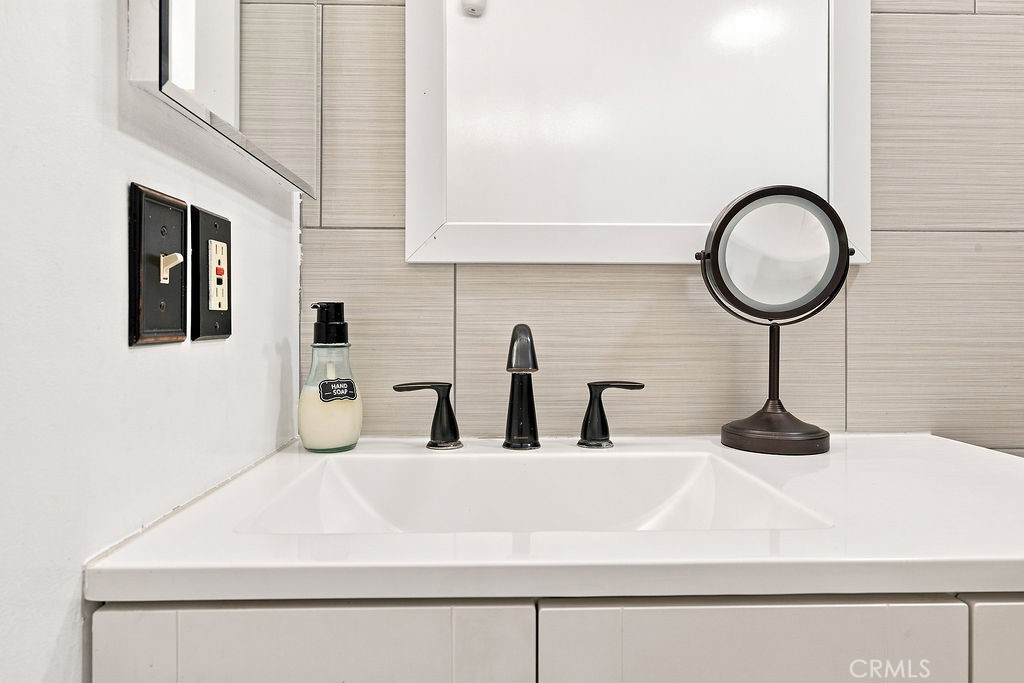 25114 Steinbeck Avenue B Property Photo 23